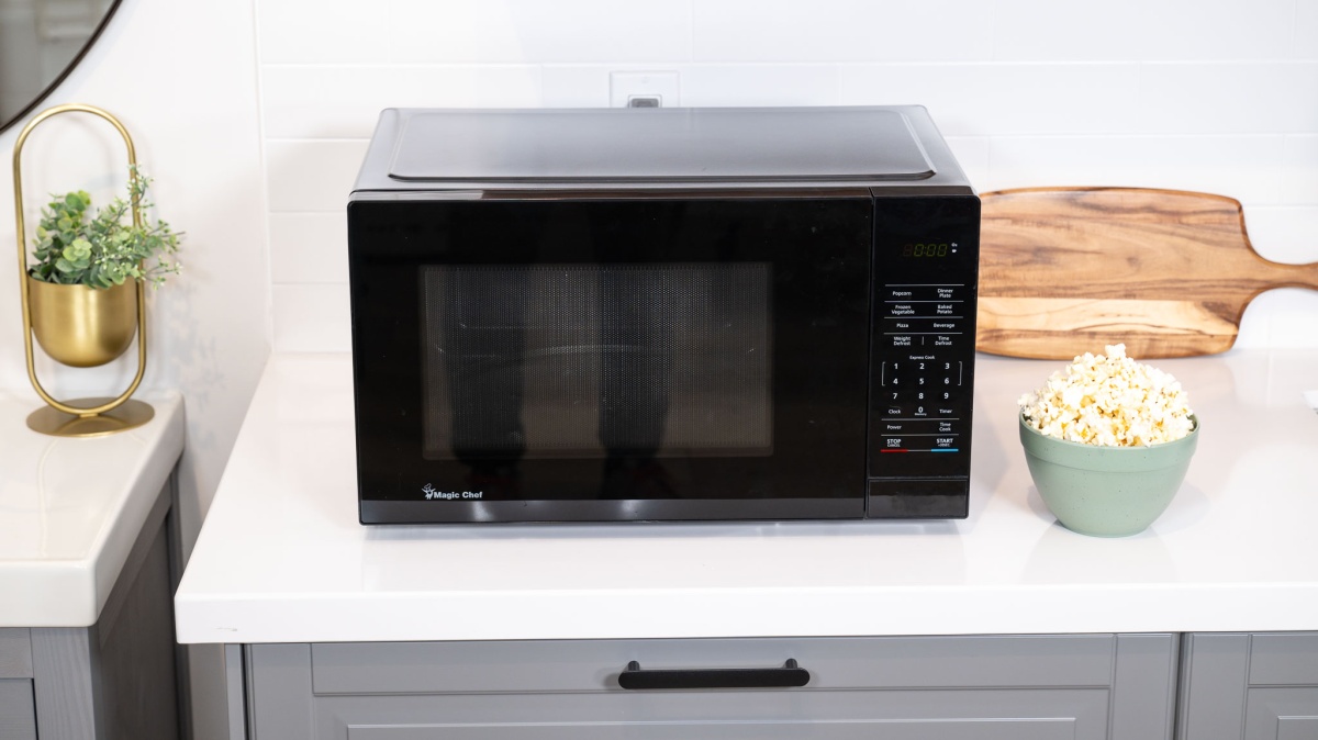 Magic Chef 1.1 Cu. Ft. Countertop Microwave