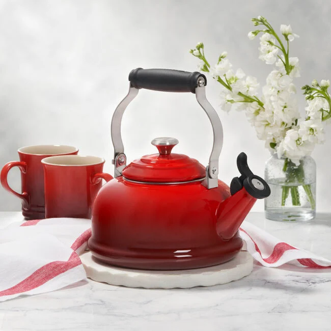 Le Creuset Classic Whistling Kettle