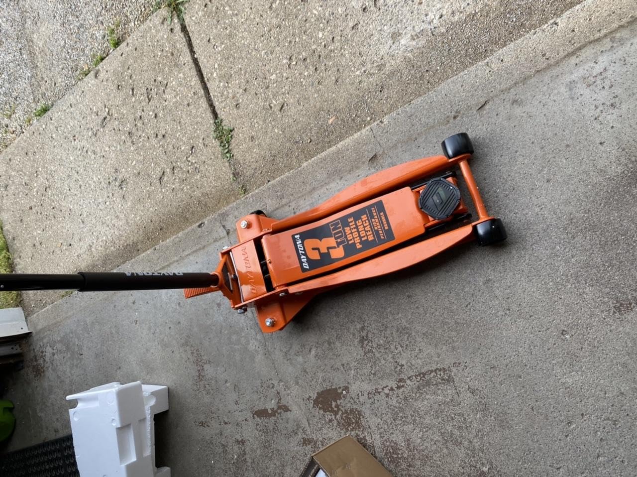 DAYTONA DAYTONA 3 Ton Long-Reach Low-Profile Professional Floor Jack with RAPID PUMP