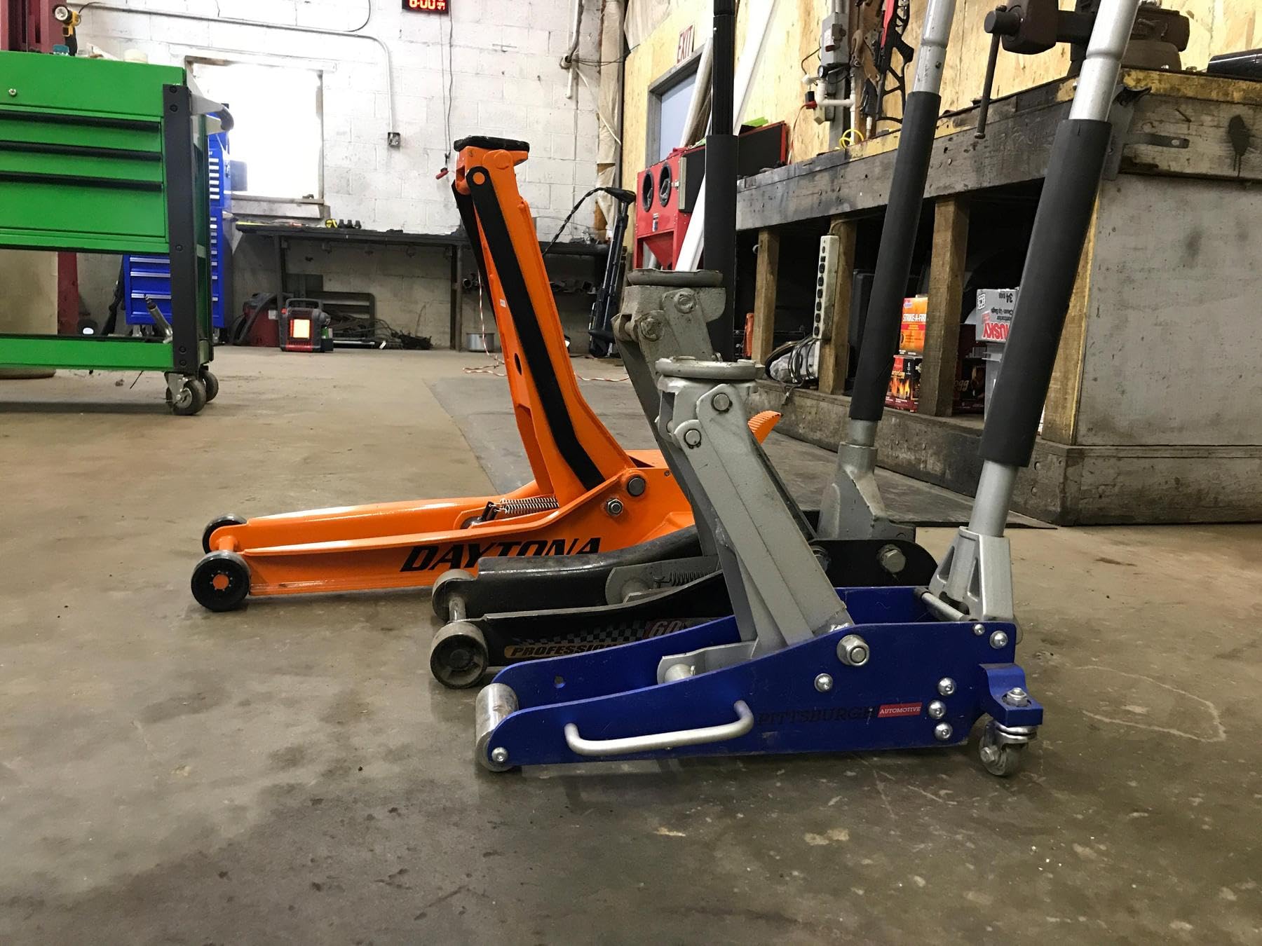 DAYTONA DAYTONA 3 Ton Long-Reach Low-Profile Professional Floor Jack with RAPID PUMP