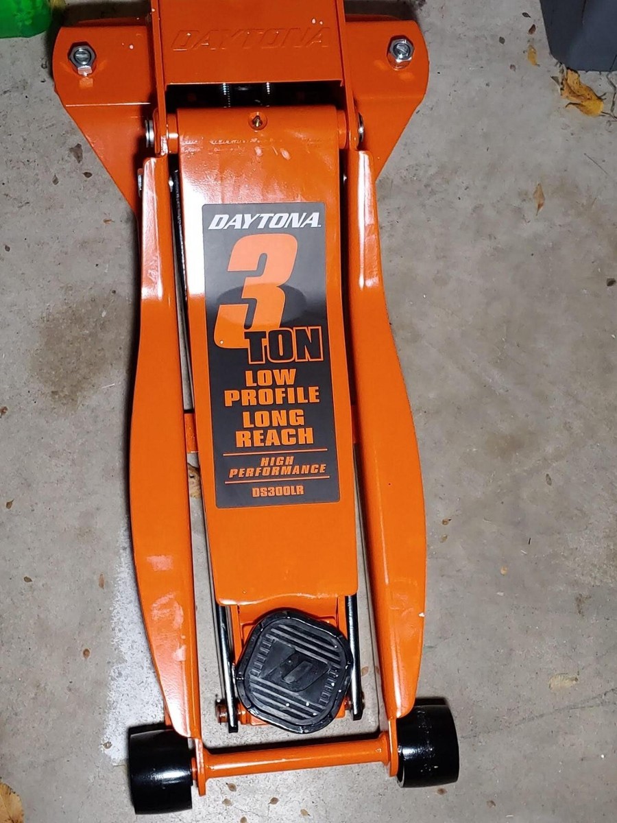 DAYTONA DAYTONA 3 Ton Long-Reach Low-Profile Professional Floor Jack with RAPID PUMP